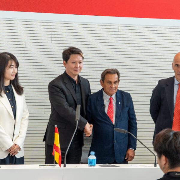 Laboratorios Sesderma firma un acuerdo con Wanjing Group