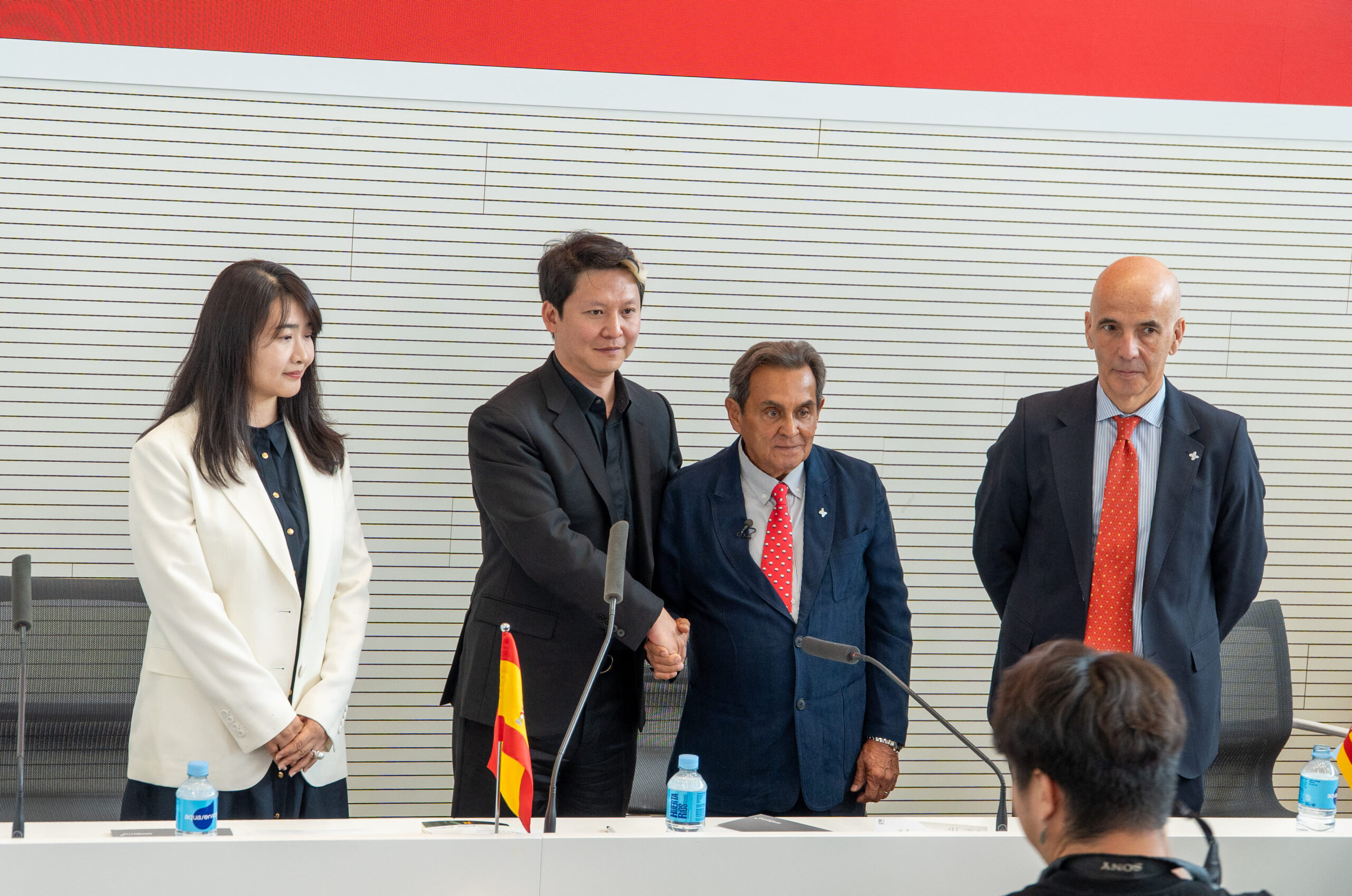 Laboratorios Sesderma firma un acuerdo con Wanjing Group