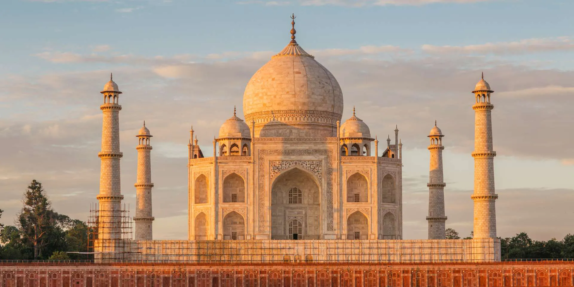 Sesderma refuerza su presencia en India de la mano del Dr. Gabriel Serrano